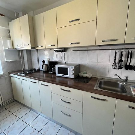 פלוייסטי Picadilly Apartment מראה חיצוני תמונה