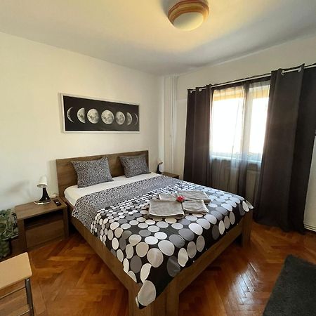 פלוייסטי Picadilly Apartment מראה חיצוני תמונה