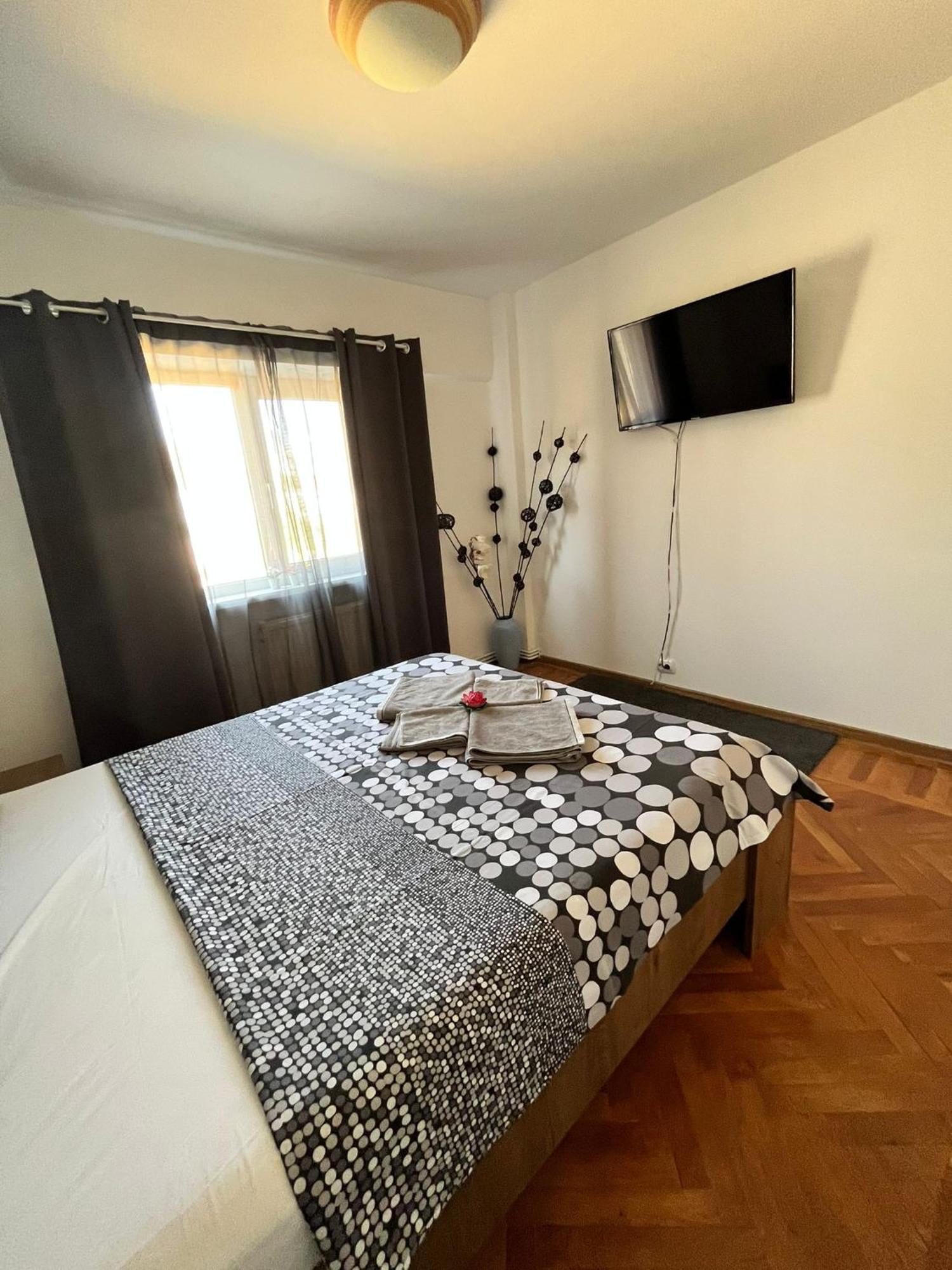 פלוייסטי Picadilly Apartment מראה חיצוני תמונה